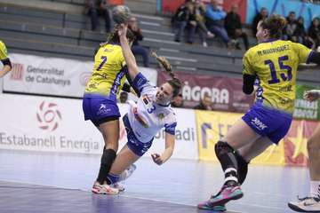 El Rocasa logra un meritorio empate en Granollers (26-26), pero cede el liderato al Bera Bera (Foto TA)